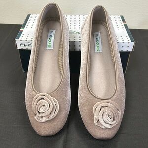 FLEX US by spring step women’s flats